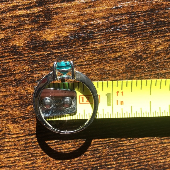 BOGO NWOT Costume jewelry ring, size 7 - Picture 3 of 3